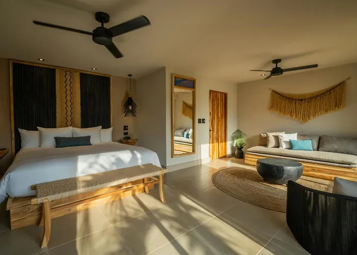 Punta Islita, Autograph Collection